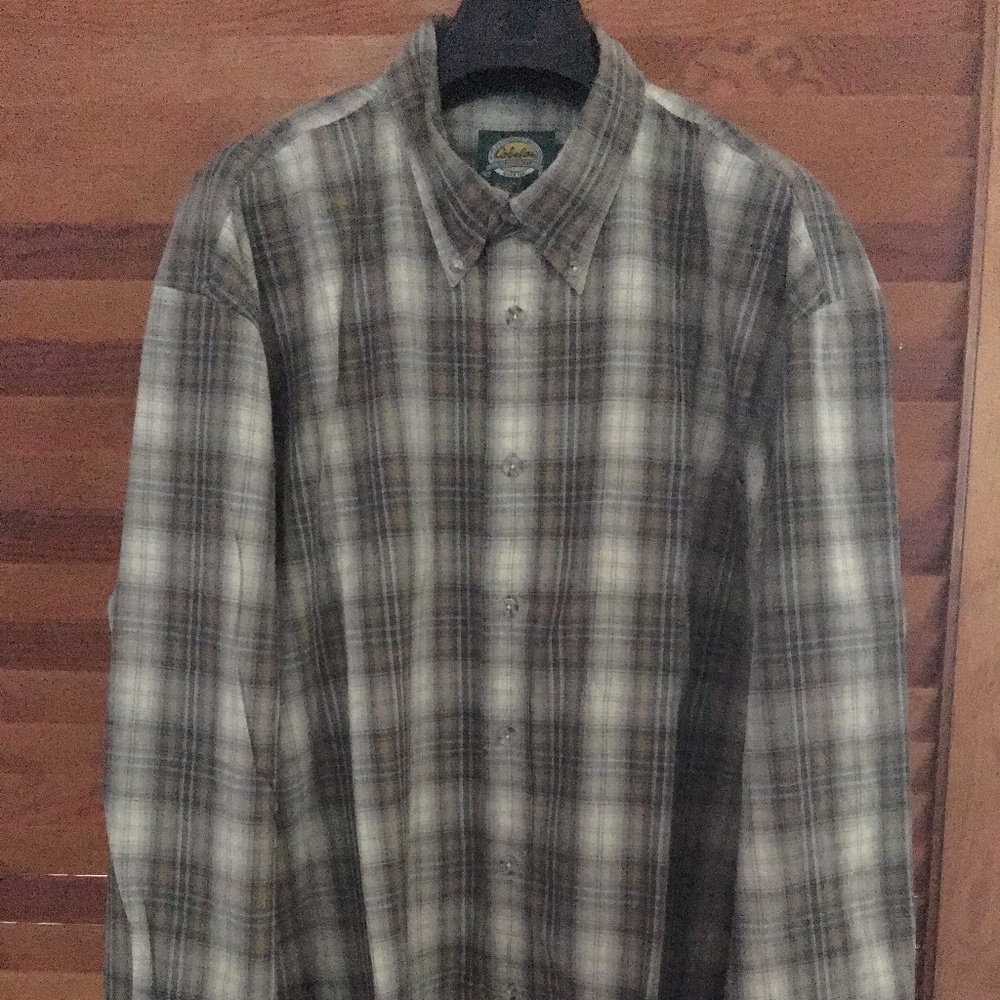 Cabela’s Shirt. Outdoor Gear.